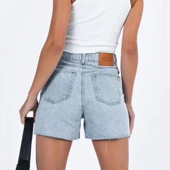 Princess Polly Laurena Denim Shorts. High Rise. Light Wash. Size 2. NWT. - Picture 2 of 14